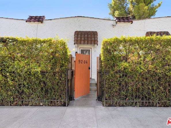 9204 National Boulevard, Los Angeles CA 90034