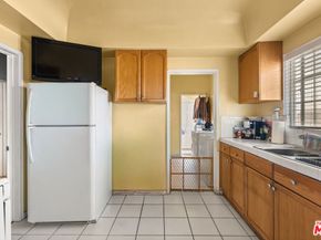 1722 W 79th Street, Los Angeles CA 90047