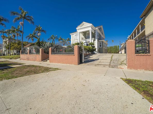 1159 S Norton Avenue, Los Angeles CA 90019