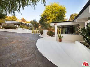 176 Jaxine Drive, Altadena CA 91001