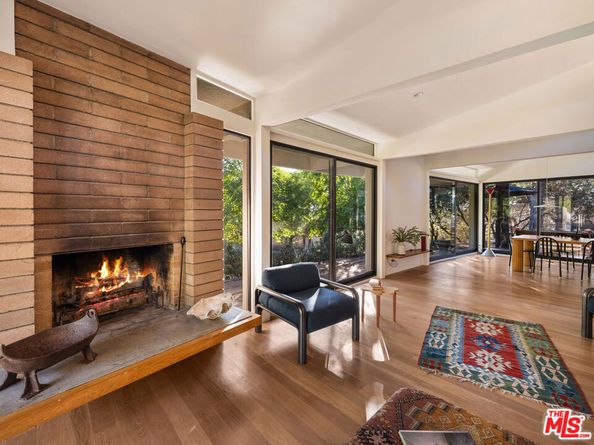 176 Jaxine Drive, Altadena CA 91001