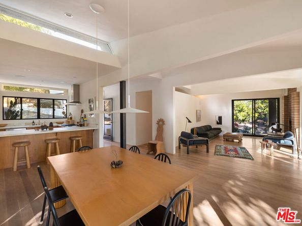 176 Jaxine Drive, Altadena CA 91001