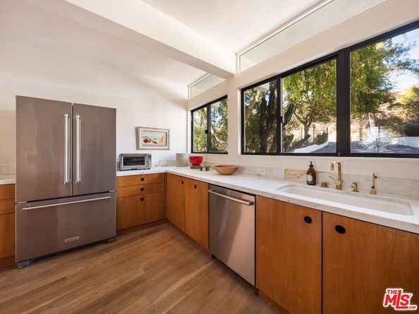 176 Jaxine Drive, Altadena CA 91001