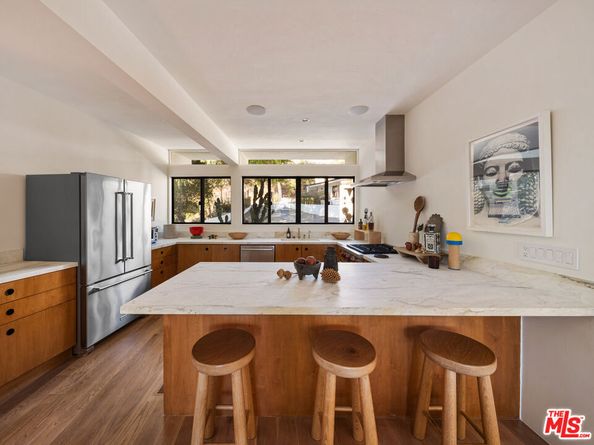 176 Jaxine Drive, Altadena CA 91001