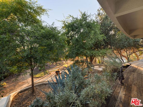 176 Jaxine Drive, Altadena CA 91001