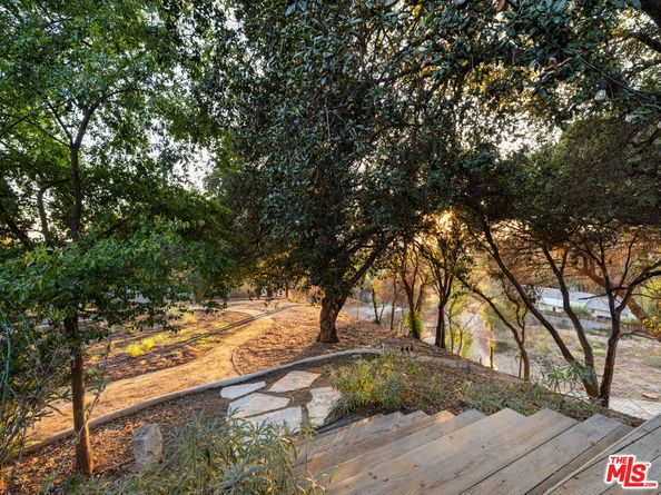 176 Jaxine Drive, Altadena CA 91001