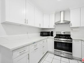 7422 Hazeltine Avenue 3, Van Nuys CA 91405