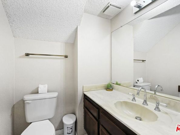 7422 Hazeltine Avenue 3, Van Nuys CA 91405