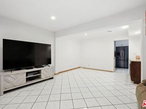 7422 Hazeltine Avenue 3, Van Nuys CA 91405