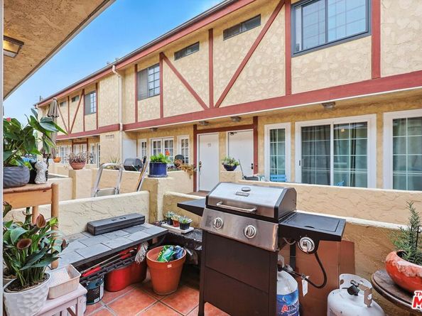 7422 Hazeltine Avenue 3, Van Nuys CA 91405