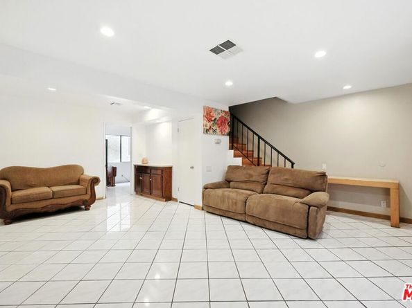 7422 Hazeltine Avenue 3, Van Nuys CA 91405