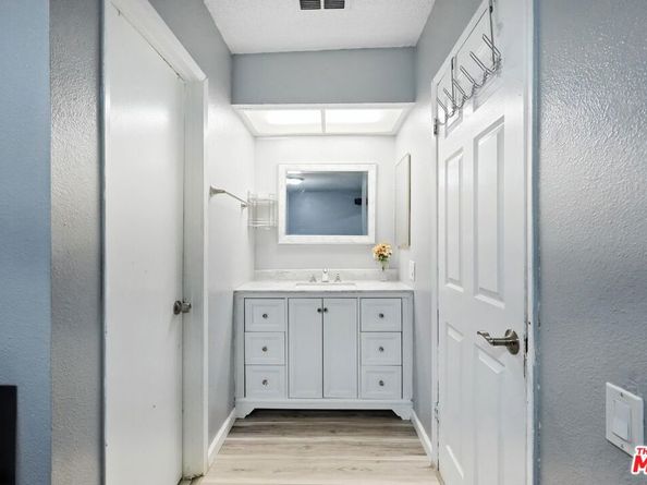 7422 Hazeltine Avenue 3, Van Nuys CA 91405