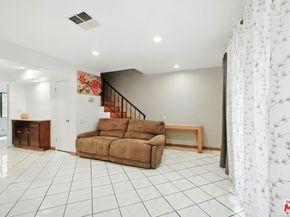7422 Hazeltine Avenue 3, Van Nuys CA 91405