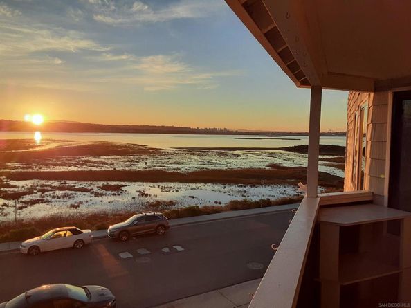 3955 Honeycutt St 201, San Diego CA 92109