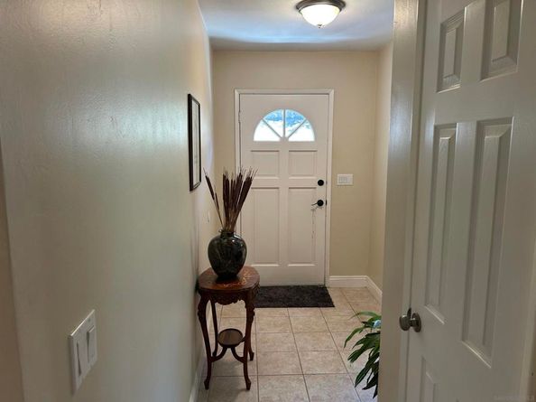 1190 Robertson Dr, Escondido CA 92025