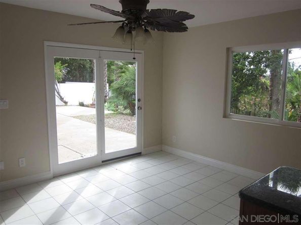 1190 Robertson Dr, Escondido CA 92025