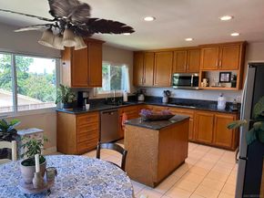 1190 Robertson Dr, Escondido CA 92025