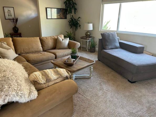 1190 Robertson Dr, Escondido CA 92025