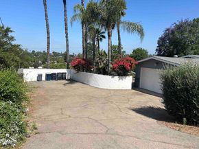 1190 Robertson Dr, Escondido CA 92025