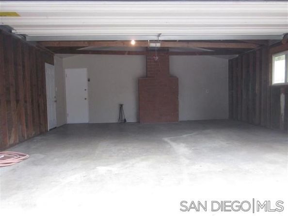 1190 Robertson Dr, Escondido CA 92025