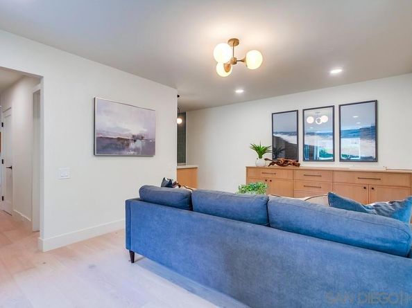 2223 Caminito Preciosa Sur, La Jolla CA 92037