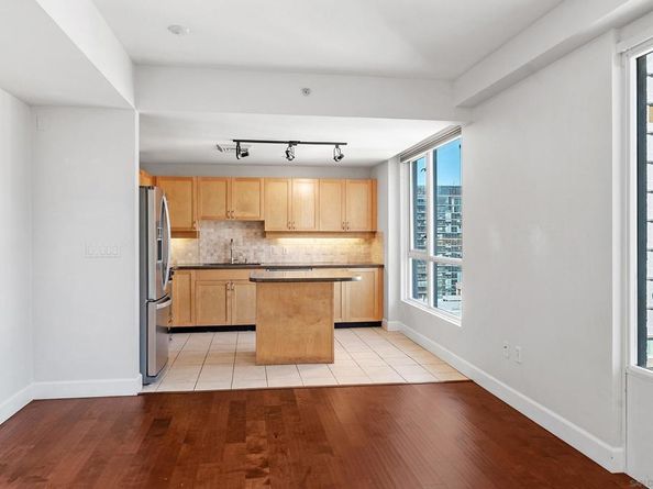 1240 India St 2105, San Diego CA 92101