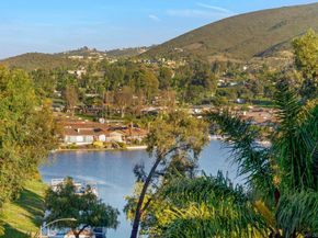 1636 Via Caminar, San Marcos CA 92078