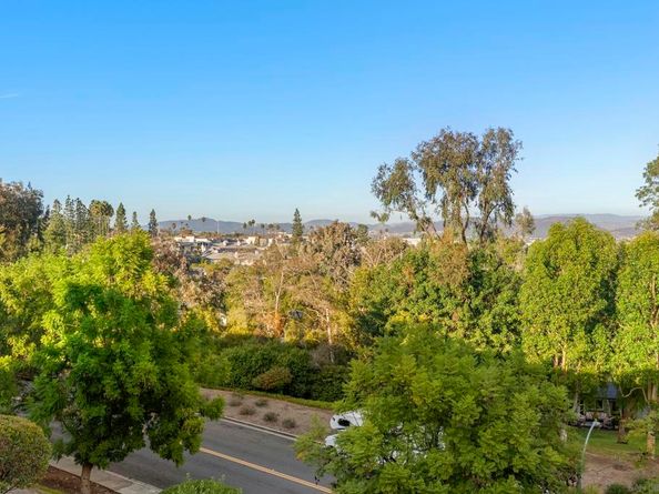 1636 Via Caminar, San Marcos CA 92078