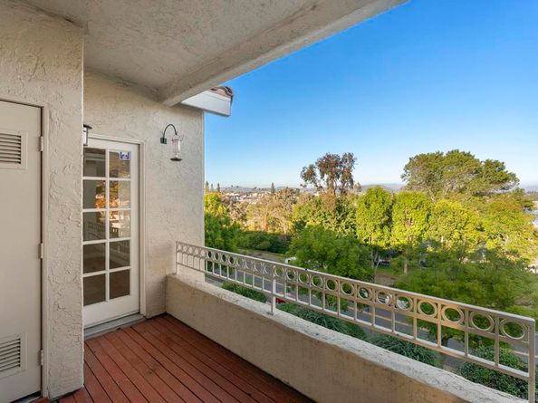 1636 Via Caminar, San Marcos CA 92078