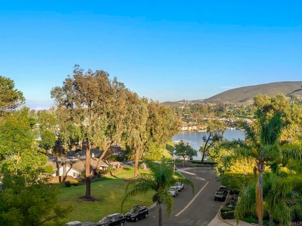 1636 Via Caminar, San Marcos CA 92078