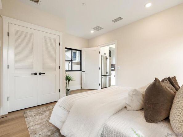 3747 Adams St, Carlsbad CA 92008