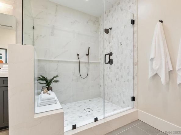 3747 Adams St, Carlsbad CA 92008