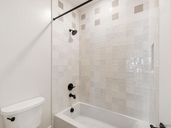 3747 Adams St, Carlsbad CA 92008