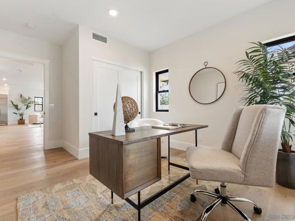 3747 Adams St, Carlsbad CA 92008