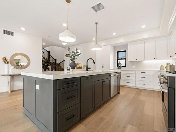 3747 Adams St, Carlsbad CA 92008