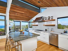 2551 Via Viesta, La Jolla CA 92037