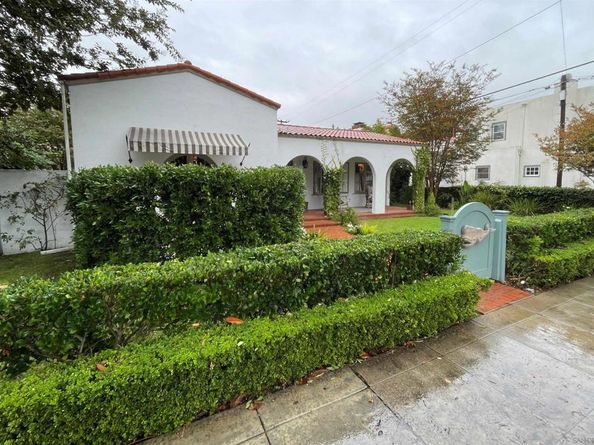 811 10th Street, Coronado CA 92118