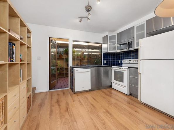 3205 Via Alicante 11, La Jolla CA 92037