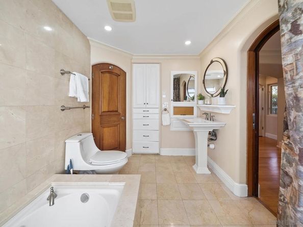 1819 Linwood St, San Diego CA 92110