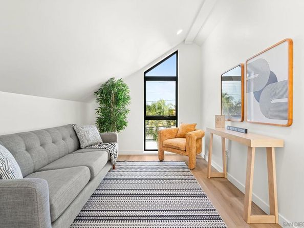 3322 28 Nile St, San Diego CA 92104