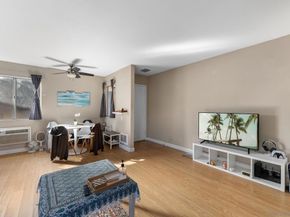 1307 Caminito Gabaldon H, San Diego CA 92108