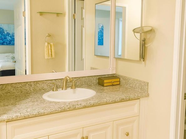 1307 Caminito Gabaldon H, San Diego CA 92108