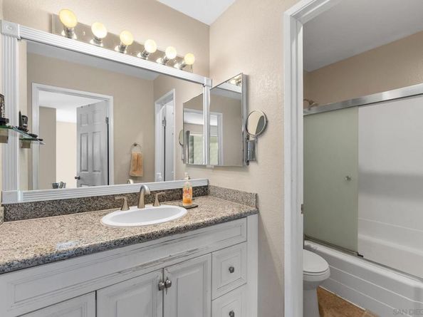 1307 Caminito Gabaldon H, San Diego CA 92108