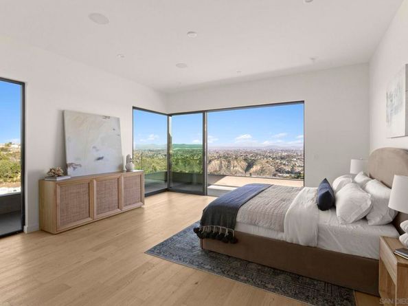 2448 Sagebrush Ct, La Jolla CA 92037