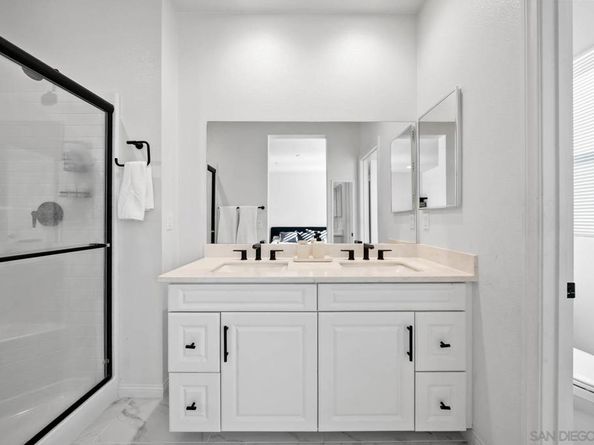 10553 Graphite St, Spring Valley CA 91977