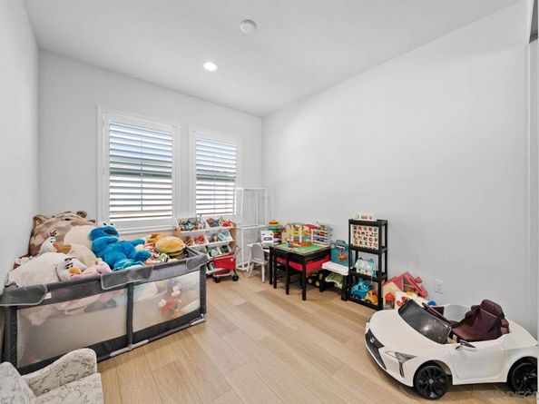 10553 Graphite St, Spring Valley CA 91977