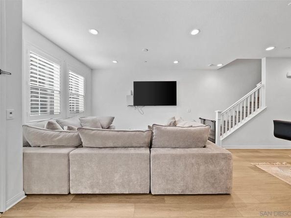 10553 Graphite St, Spring Valley CA 91977