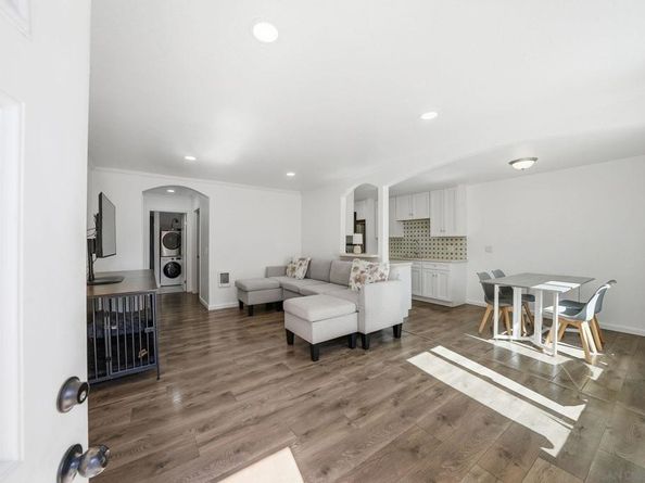 1687 Pentecost Way 4, San Diego CA 92105