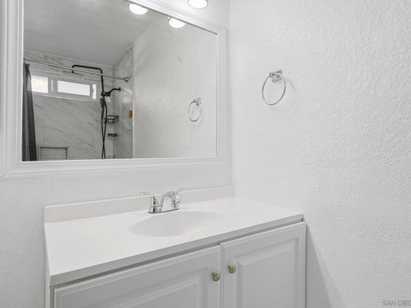 1687 Pentecost Way 4, San Diego CA 92105