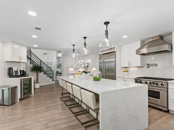 10732 Fuerte Dr, La Mesa CA 91941